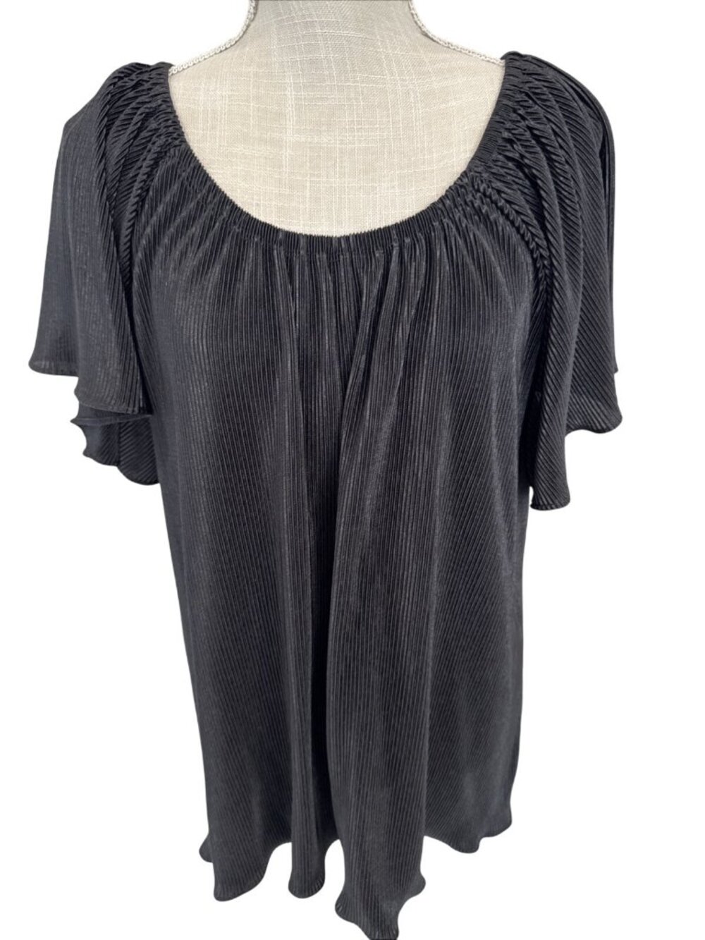 Roz & Ali Black Pleated Top Made In China 100% Polyester XL